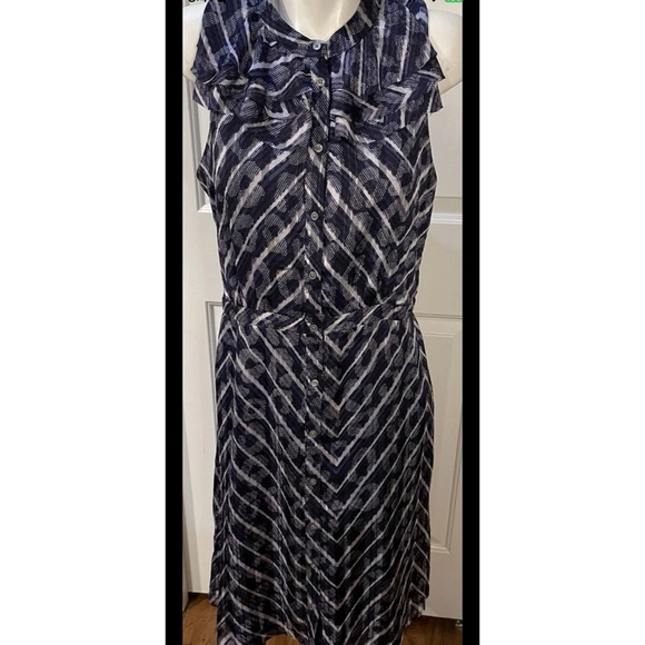 Banana Republic A-Line Dress Button Up Womens Size 10 Blue White Geo Print - Picture 4 of 5
